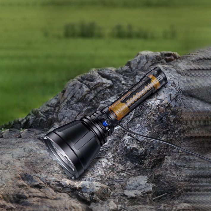 светодиодный фонарь для охоты Fenix HT18R